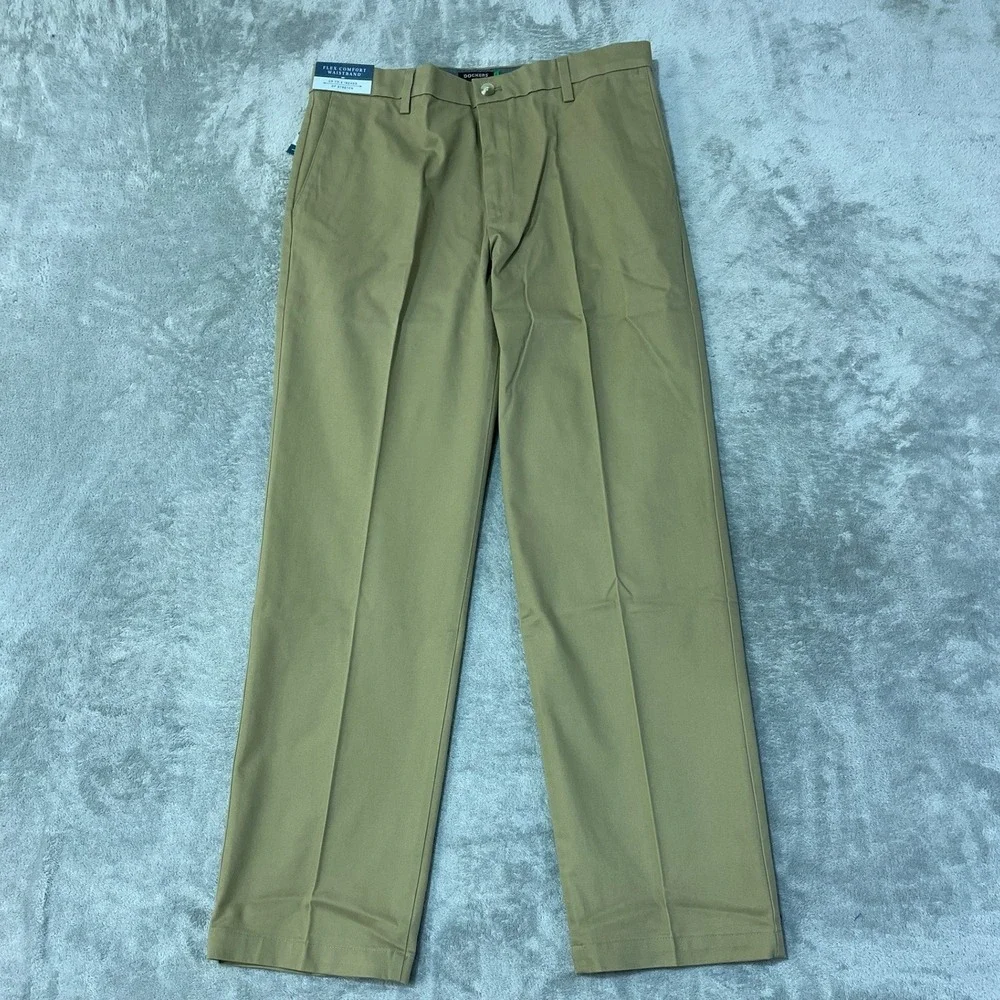 NWT Dockers Signature Khaki Pants Men's 34x32 Tan Cotton Classic Fit